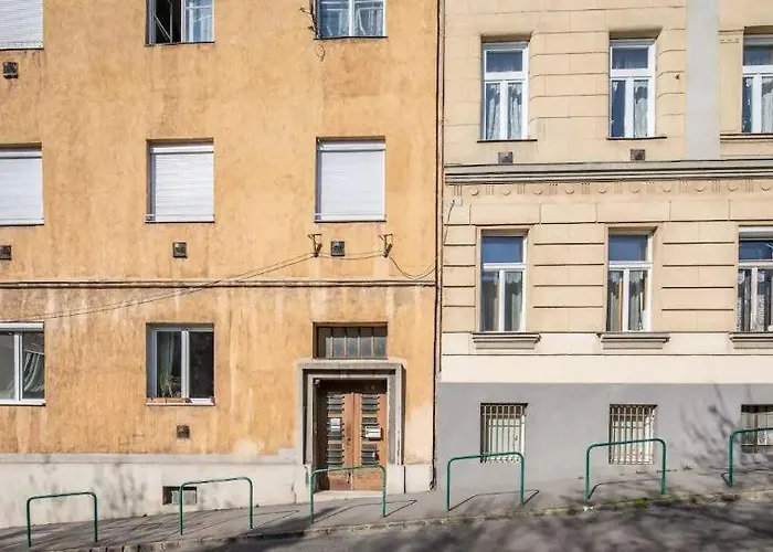 Buda Royal Castle 2 Double Beds Private *